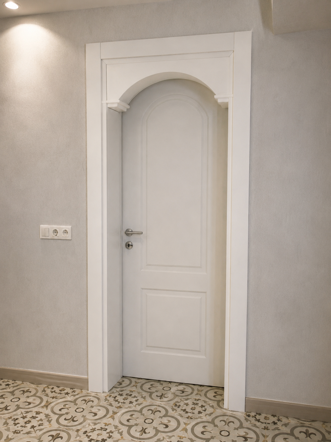 Beyaz İki Panel Kemer Kapı